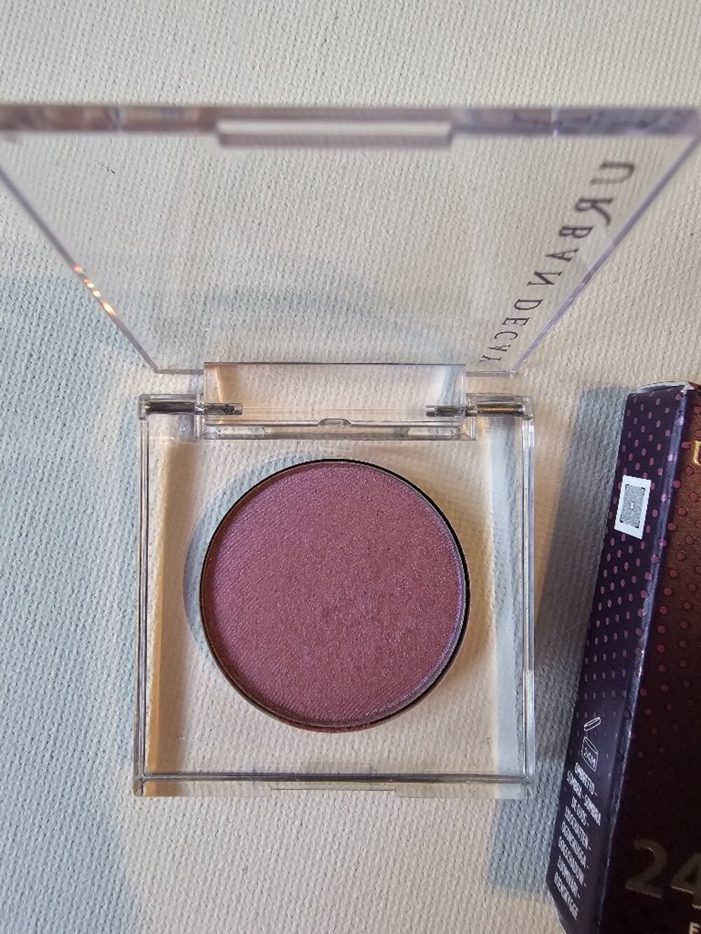 Urban Decay 24/7 Purple eyeshadow Free Bird